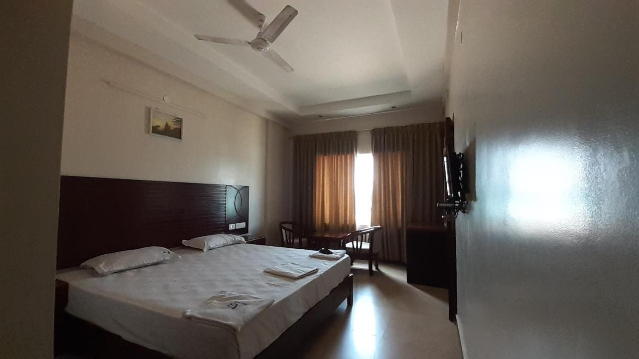 טנג'בור Hotel Balaji Inn מראה חיצוני תמונה
