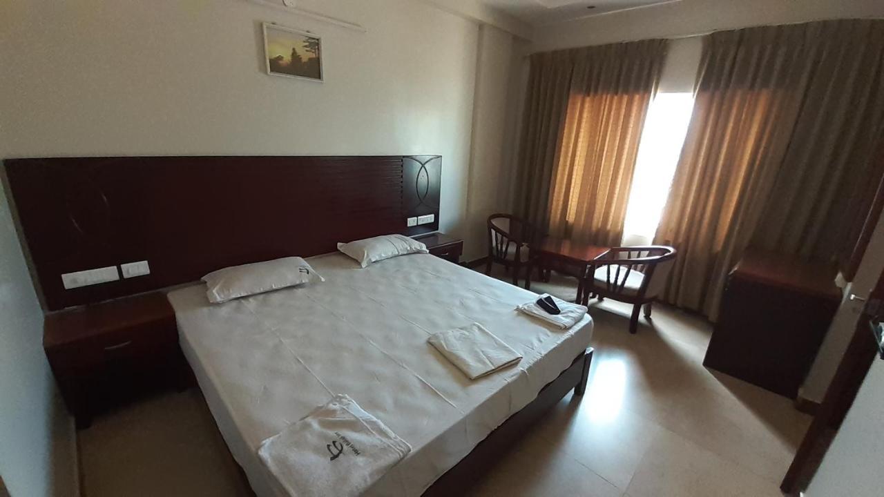 טנג'בור Hotel Balaji Inn מראה חיצוני תמונה