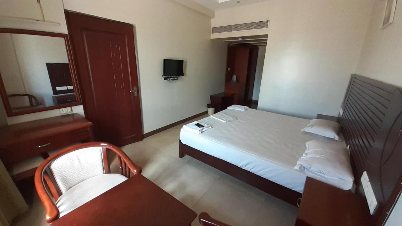 טנג'בור Hotel Balaji Inn מראה חיצוני תמונה